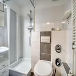 - Haus I, App 0i0406 *